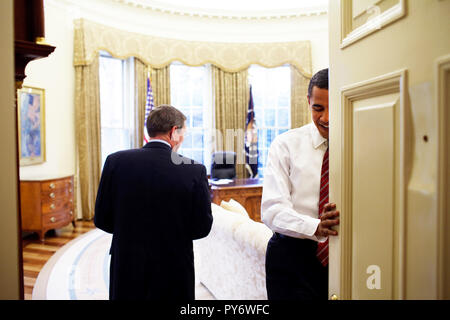 President Obama welcomes Senator Kent Conrad (D-ND) to the Oval Office 1/30/09. Official White House Photo by Pete Souza Stock Photo