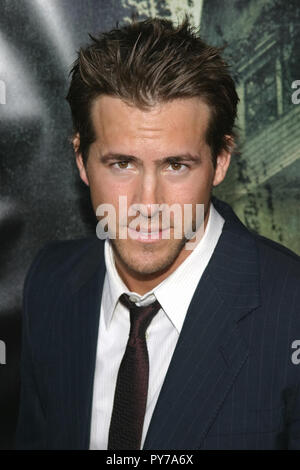 Ryan Reynolds  04/07/05 THE AMITYVILLE HORROR @ Cinerama Dome Theater, Arclight Cinemas, Hollywood Photo by Akira Shimada/Hollywood News Wire (April 7, 2005) Stock Photo