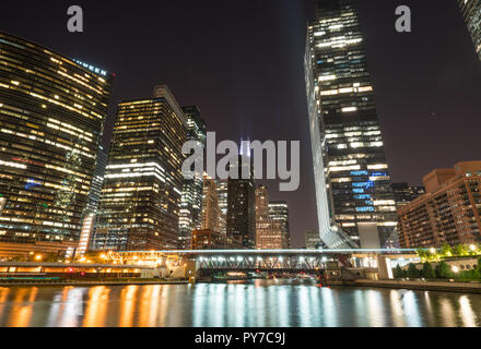 CHICAGO, IL - JULY 12, 2018: Downtown Chicago city skyline along the Chicago River at night Stock Photo