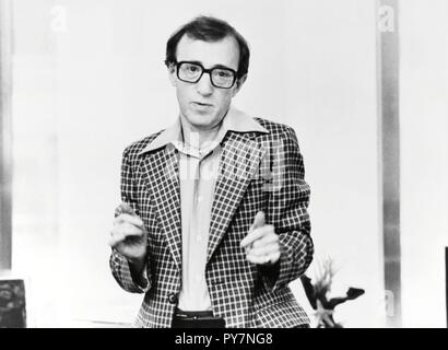 Original film title: BROADWAY DANNY ROSE. English title: BROADWAY DANNY ROSE. Year: 1984. Director: WOODY ALLEN. Stars: WOODY ALLEN. Credit: ORION PICTURES / Album Stock Photo