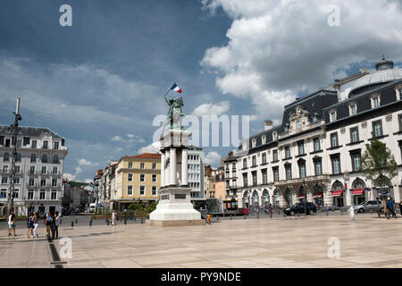 Clermont-Ferrand (central France): 'place de la Jaude' square in the town centre. In the middle, statue of Vercingetorix Stock Photo
