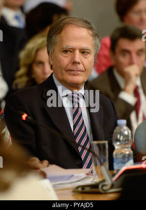 Italy. 25th Oct, 2018. Italian Foreign Minister Enzo Moavero Milanesi during second Italy-Africa conference, Ministry of Foreign Affairs and International Cooperation Rome, 25 October 2018 Credit: Silvia Loré/Pacific Press/Alamy Live News Stock Photo