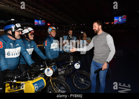 London, UK. 27th October 2018. Sir Bradley Wiggins talks to Derny pacers during Six Day London 2018 at Lee Valley Velopark, Queen Elizabeth Olympic Park on Friday, 26 October 2018. LONDON ENGLAND.  (Editorial use only, license required for commercial use. No use in betting, games or a single club/league/player publications.) Stock Photo