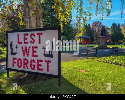 Lest We Forget sign and poppy display in Spa Gardens marking 100 years since the end of the First World War Ripon Yorkshire England Stock Photo
