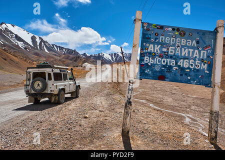 Tajikistan, Central Asia, Gorno Badakhshan, the Pamir, Wakhan valley, the Pamir highway, the highest pass Ak Baital 4655m Stock Photo