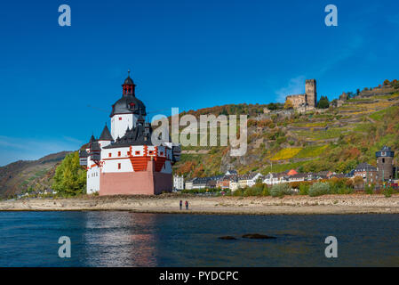 Burg Pfalzgrafenstein castle on island in Rhine with Burg Gutenfels in background Stock Photo