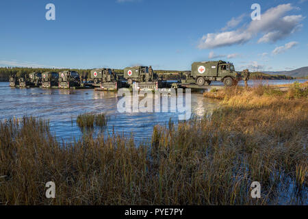 German Soldiers from the 2nd Company Multinational Engineer Battalion of the Very High Readiness Joint Task Force (VJTF) by river-crossing training on the river Rena with amphibious ferry vehicles M3. Crossing over of vehicles from the multinational medical battalion. NATO exercise Trident Juncture in Norway, Rena on October 24, 2018. Photo: SGM Marco Dorow, German Army. Stock Photo