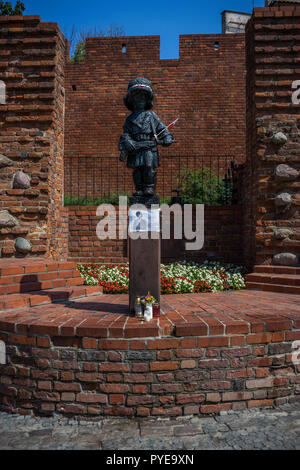 Mały Powstaniec (the 'Little Insurrectionist') is a statue in commemoration of the child soldiers who fought and died during the Warsaw Uprising of 19 Stock Photo
