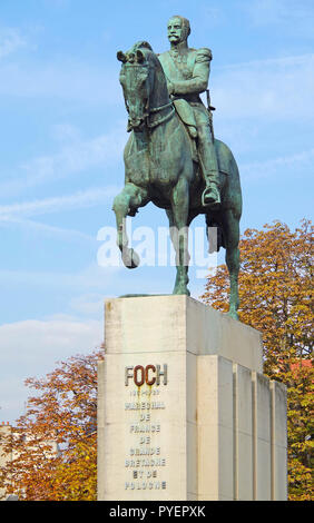 Equestrian statue of Marechal Ferdinand Foch, bronze on a high stone plinth, at Place du Tracadero, Paris, sculptors Robert Wlérick & Raymond Martin Stock Photo