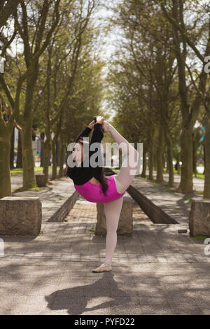 Urban dancer practicing dance in the city Stock Photo