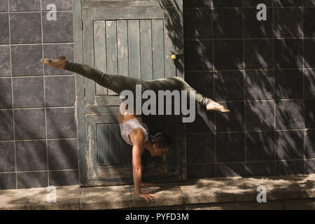 Urban dancer practicing dance in the city Stock Photo
