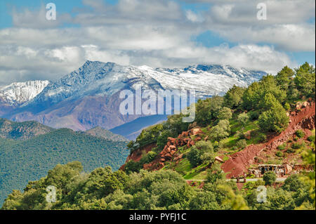 MOROCCO THE ATLAS MOUNTAINS COVERED IN WINTER SNOW Stock Photo