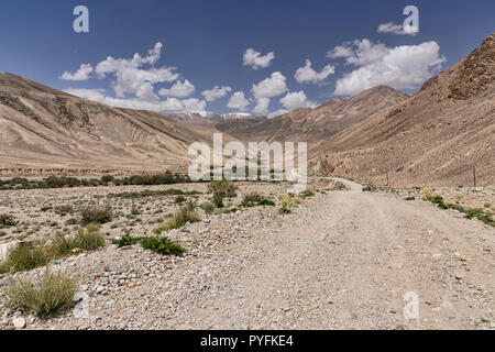 Landcruiser stopped near Pamir River, Tajik Wakhan Valley, Pamir Mountains, Tajikistan Stock Photo
