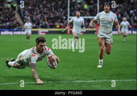 Hull, UK, 27 10 2018. 27 October 2018. KCOM Stadium, Hull, England; Rugby League Dacia International, England vs New Zealand; England's Oliver Gildart scores the match winner in a close encounter with New Zealand.  Photo:Dean Williams Credit: Dean Williams/Alamy Live News Stock Photo