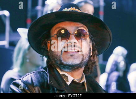 Moscow, Russia. 27th Oct, 2018. MOSCOW, RUSSIA - OCTOBER 27, 2018: Singer Philipp Kirkorov during the Russian designers for kids show as part of the Moscow Fashion Week at Gostiny Dvor. Mikhail Tereshchenko/TASS Credit: ITAR-TASS News Agency/Alamy Live News