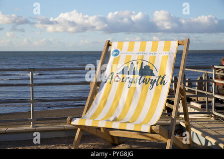 Aberystwyth,UK,27th October 2018,People enjoy the Glorious warm Autumn sunshine over Aberystwyth in Wales as temperatures are much chillier as high pressure has brought colder air from the North.Credit: Keith Larby/Alamy Live News Stock Photo