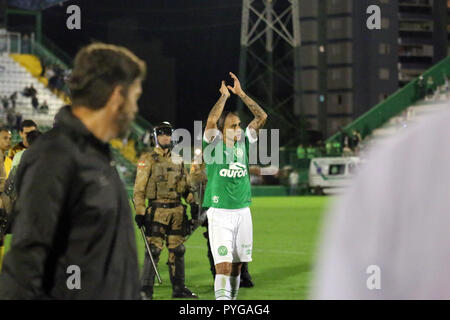 SC - Chapeco - 27/10/2018 - Brazilian A 2018, Chapecoense x Am rica-MG - Chapecoense player Welington Paulista celebrates victory at the end of the match against America-MG at the Arena Conda stadium for the Brazilian championship A 2018. Photo: Renato Padilha / AGIF Stock Photo