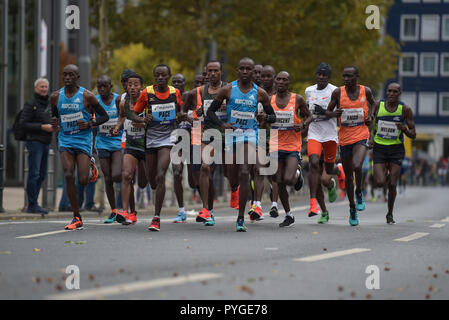 Frankfurt Main, Germany. 28th Oct, 2018. The top runners of the Frankfurt Marathon in action. The Frankfurt running event is the oldest city marathon in Germany. Credit: Silas Stein/dpa/Alamy Live News Stock Photo