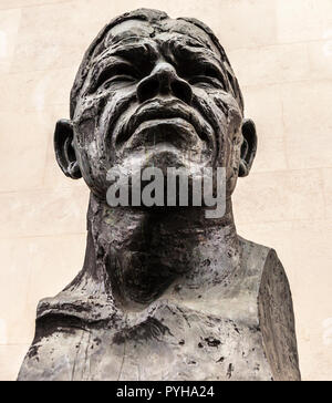 Statue of Nelson Mandela on the South Bank,London,England,UK Stock Photo