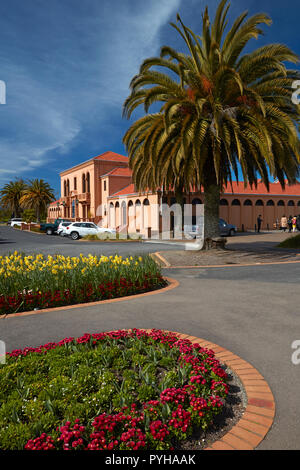 Blue Baths and flowers, Government Gardens, Rotorua, North Island, New Zealand Stock Photo