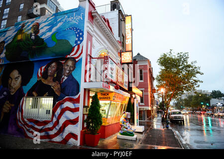 USA, Washington DC, famous fast food restaurant Ben´s Chili Bowl at Shaw neighborhood , mural with afro-american VIPs like former US President Barack Obama and his wife Michelle Obama Stock Photo