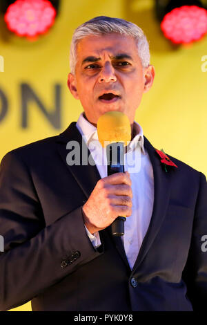Trafalgar Square, London, UK. 28 Oct 2018 - Sadiq Khan Mayor of London speaks during the celebrations.   Hundreds of Hindus, Sikhs, Jains and people from all communities attend Diwali celebrations in London - festival of light, Diwali in London is celebrated each year with a free concert of traditional religious and contemporary Asian music and dance.  Credit: Dinendra Haria/Alamy Live News Stock Photo