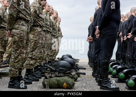 Thessaloniki, Greece. 28th Oct, 2018. Members of Special Unit of Greek Navy are seen preparing for the military parade of the WWII Anniversary of No.The Greek military prepares for the annual military parade for celebrating Greece's National 'Oxi' (No) Day, commemorating Greece's refusal to accept the ultimatum advanced by fascist Italy in 1940 during World War II. Credit: Giorgos Zachos/SOPA Images/ZUMA Wire/Alamy Live News Stock Photo