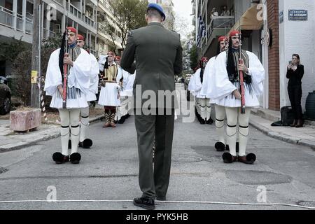 Thessaloniki, Greece. 28th Oct, 2018. Members of Presidential Guard, known as 'Evzones' are seen preparing for the military parade of the WWII Anniversary of No.The Greek military prepares for the annual military parade for celebrating Greece's National 'Oxi' (No) Day, commemorating Greece's refusal to accept the ultimatum advanced by fascist Italy in 1940 during World War II. Credit: Giorgos Zachos/SOPA Images/ZUMA Wire/Alamy Live News Stock Photo