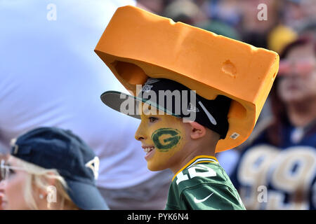 Los Angeles, CA, USA. 28th Oct, 2018. Green Bay Packers Fans during the first half of the NFL football game against the Green Bay Packers at the Los Angeles Memorial Coliseum in Los Angeles, California.Mandatory Photo Credit: Louis Lopez/CSM/Alamy Live News Stock Photo