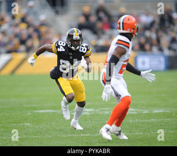 Denzel ward browns 2022 hi-res stock photography and images - Alamy