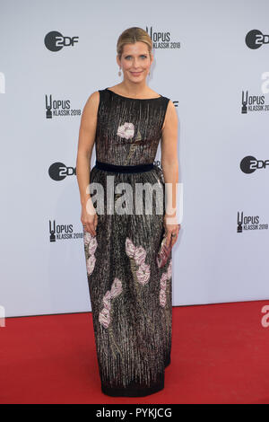 Berlin, Deutschland. 14th Oct, 2018. Actress Valerie NIEHAUS Award ceremony of the Opus Klassik 2018 by the Verein zur Foerderung der Klassischen Musik eV in the Konzerthaus Berlin on 14.10.2018. | Usage worldwide Credit: dpa/Alamy Live News Stock Photo