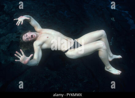 HONOLULU, HI - NOVEMBER 23: (EXCLUSIVE) Model/actor David Roman poses at a photo shoot on November 23, 1992 in Honolulu, Oahu, Hawaii. Photo by Barry King/Alamy Stock Photo Stock Photo