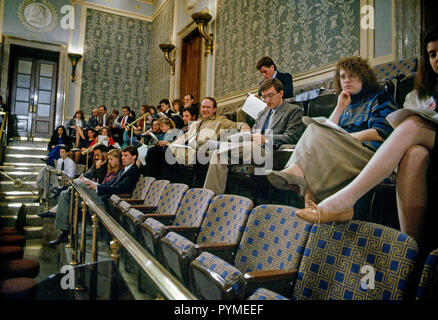 Washington DC., USA,  January 31, 1990.  Members of the public and guests are seated in the vistors gallery prior to President George H.W. Bush delivering his first state of the union message to a joint session of Congress, Credit: Mark Reinstein/MediaPunch Stock Photo