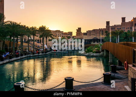 UNITED ARAB EMIRATES / Dubai /Bar with bartender at Zuma Restaurant in Dubai  United Arab Emirates Stock Photo - Alamy