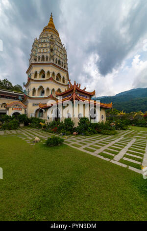 Up view on the 'Penang' and bouddhist temple called 'Kek Lok Si' in Chinese from the high land garden. 'Kek Lok Si'  means 'Heavenly temple', 'Pure La Stock Photo