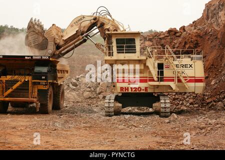 Terex RH120E Hydraulic face shovel loading rock at Lafarge's Mountsorrel Quarry in Leicestershire. Stock Photo