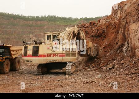 Terex RH120E Hydraulic face shovel loading rock at Lafarge's Mountsorrel Quarry in Leicestershire. Stock Photo