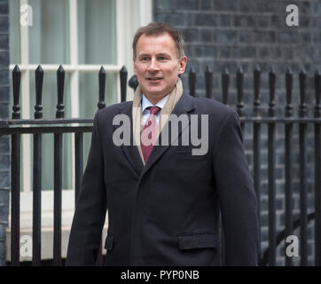 Downing Street, London, UK. 29 October, 2018. Foreign Secretary Jeremy Hunt leaves Downing Street after a pre-Budget Cabinet Meeting before travelling to Parliament to attend the Autumn Budget. Credit: Malcolm Park/Alamy Live News. Stock Photo