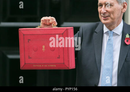 London UK. 29th October 2018. Chancellor of the Exchequer Philip Hammond leaves presents the last Budget before Brexit outside 11 Downing Street with promises to end austerity  and increase public spending Credit: amer ghazzal/Alamy Live News Stock Photo