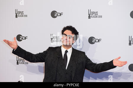 Berlin, Deutschland. 14th Oct, 2018. Opera singer Rolando VILLAZON Award ceremony of the Opus Klassik 2018 by the Verein zur Förderung der Klassischen Musik eV at the Konzerthaus Berlin on 14.10.2018. | Usage worldwide Credit: dpa/Alamy Live News Stock Photo