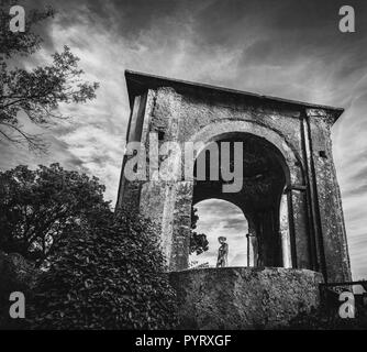 Statue of Ceres in a small temple by the so-called 'Infinity Terrace' at the Villa Cimbrone in Ravello, Amalfi Coast, UNESCO Site, Campania, Italy. Stock Photo