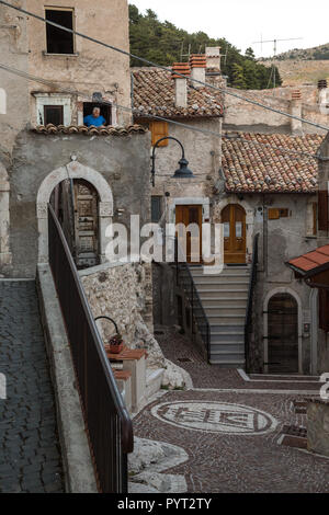 Scenic alleys in Castel del Monte, Abruzzo Italy Stock Photo