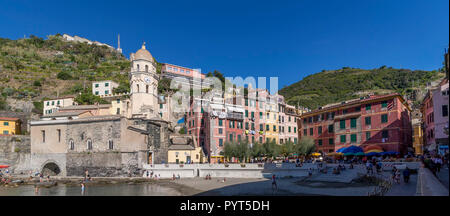 Panoramic view of the historic center of Vernazza, Cinque Terre, Liguria, Italy Stock Photo