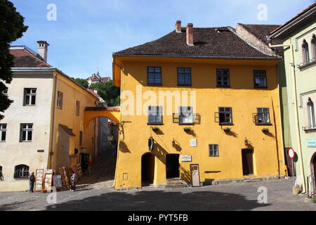 Birthplace of Vlad Tepes ( Dracula ) in Muzeului square in medieval town of Sighisoara, Transylvania, Romania Stock Photo