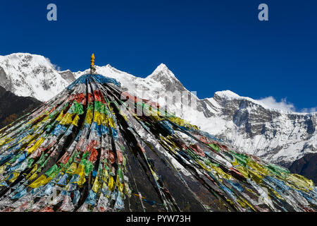 Nyingchi. 30th Oct, 2018. Photo taken on Oct. 30, 2018 shows the scenery of Mount Namcha Barwa in Nyingchi, southwest China's Tibet Autonomous Region. Credit: Liu Dongjun/Xinhua/Alamy Live News Stock Photo