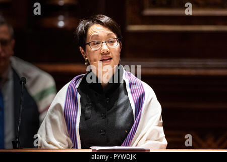 New York, New York, USA. 30th Oct, 2018. Rabbi Angela Buchdahl speaking at the interfaith prayer vigil for the shooting at the Tree of Life Synagogue in Pittsburgh, Pennsylvania (October 27) at the Central Synagogue in New York City. Credit: SOPA Images Limited/Alamy Live News Stock Photo