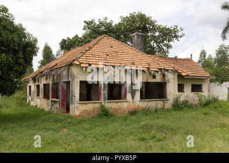 An abandoned house in ruins. Photo taken in Ssezibwa, Uganda on 23 April 2017. Stock Photo