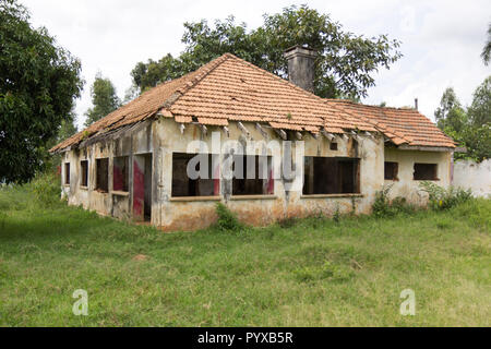 An abandoned house in ruins. Photo taken in Ssezibwa, Uganda on 23 April 2017. Stock Photo