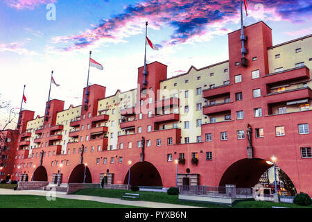 Karl Marx-Hof Vienna Heiligenstadt, building from period Red Vienna Austria Stock Photo