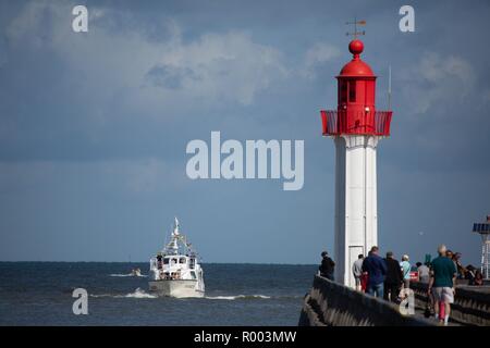 France, Normandy region, Calvados, Cote Fleurie, Trouville sur Mer, the  throwing away, return of the sea-going boat, gulf stream Stock Photo - Alamy